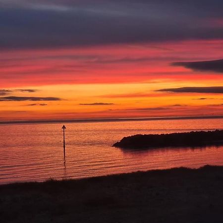 Awave From It All - Escape The City Life Jaywick Sands Eksteriør billede