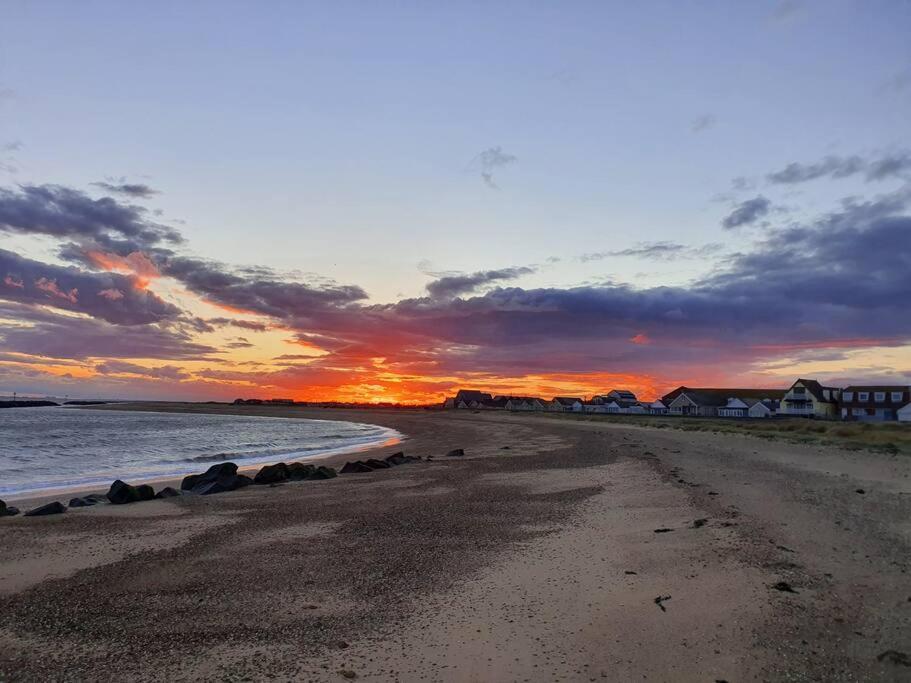 Awave From It All - Escape The City Life Jaywick Sands Eksteriør billede